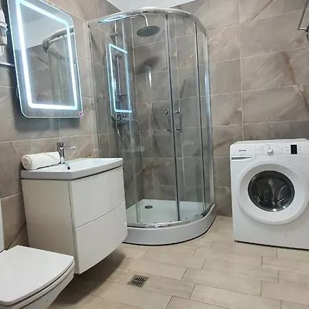 Alezzi Luxury Family Cu Piscina Incalzita Jacuzzi Sauna - Parcare Apartament