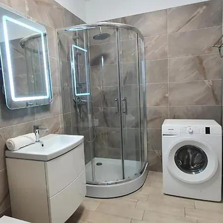 Alezzi Luxury Family Cu Piscina Incalzita Jacuzzi Sauna - Parcare Apartament *
