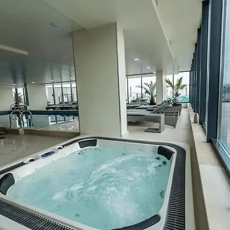 Apartament Alezzi Luxury Family Cu Piscina Incalzita Jacuzzi Sauna - Parcare Năvodari
