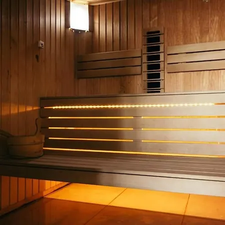 Apartament Alezzi Luxury Family Cu Piscina Incalzita Jacuzzi Sauna - Parcare *