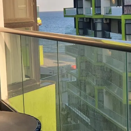 Alezzi Luxury Family Cu Piscina Incalzita Jacuzzi Sauna - Parcare Apartment
