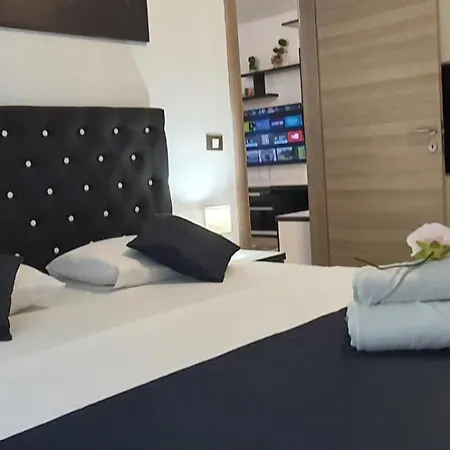 Alezzi Luxury Family Cu Piscina Incalzita Jacuzzi Sauna - Parcare Apartment *