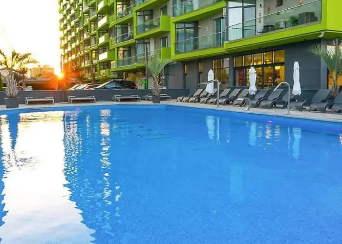 Alezzi Luxury Family Cu Piscina Incalzita Jacuzzi Sauna - Parcare * Năvodari