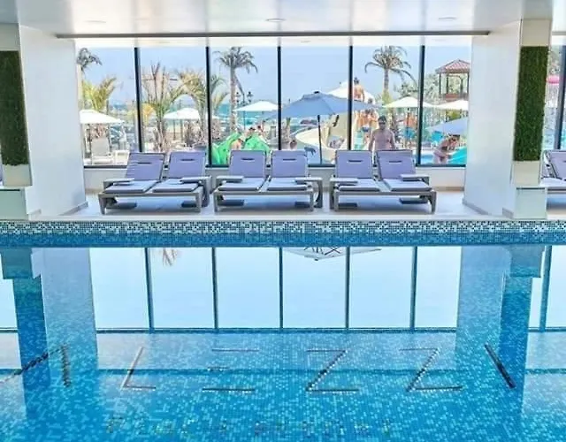 Alezzi Luxury Family Cu Piscina Incalzita Jacuzzi Sauna - Parcare Năvodari